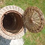 Rattan basket with lid