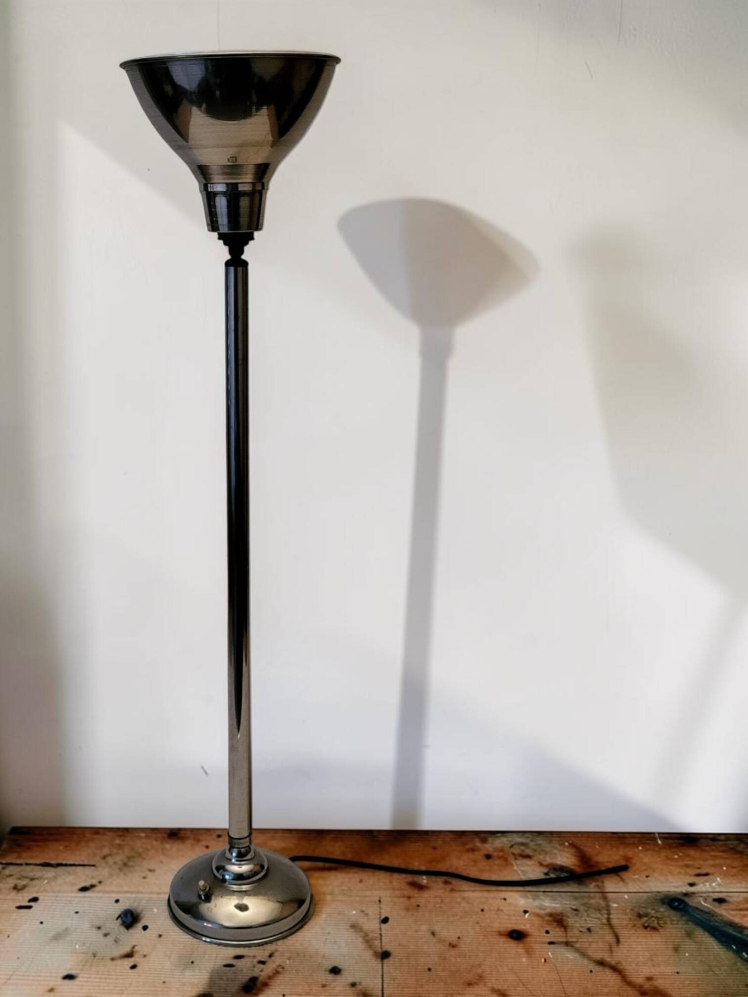 Art Deco lamp in chrome metal