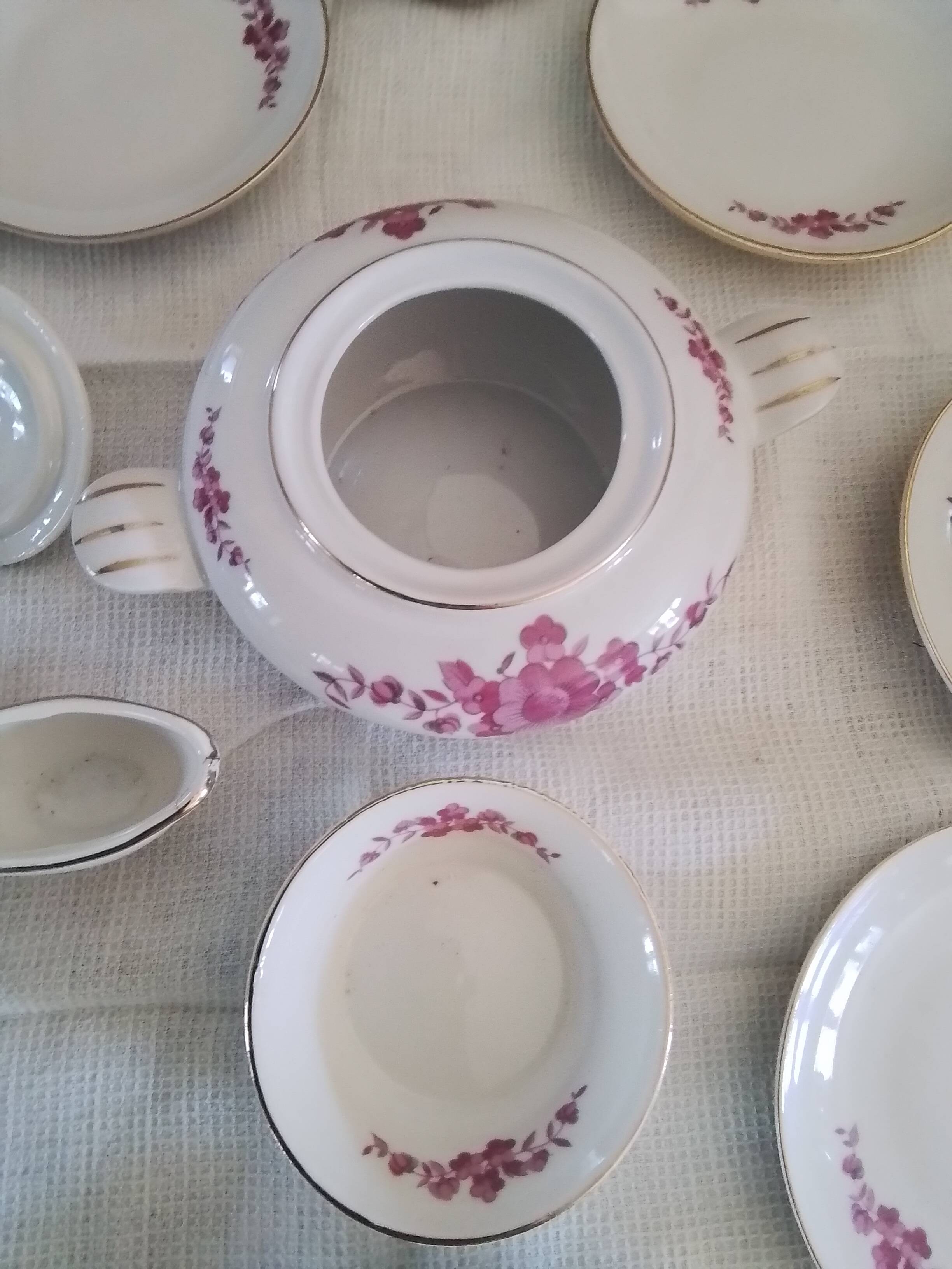 Antique porcelain dinette