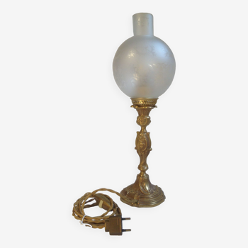 Bronze globe lamp