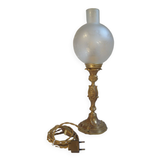 Bronze globe lamp
