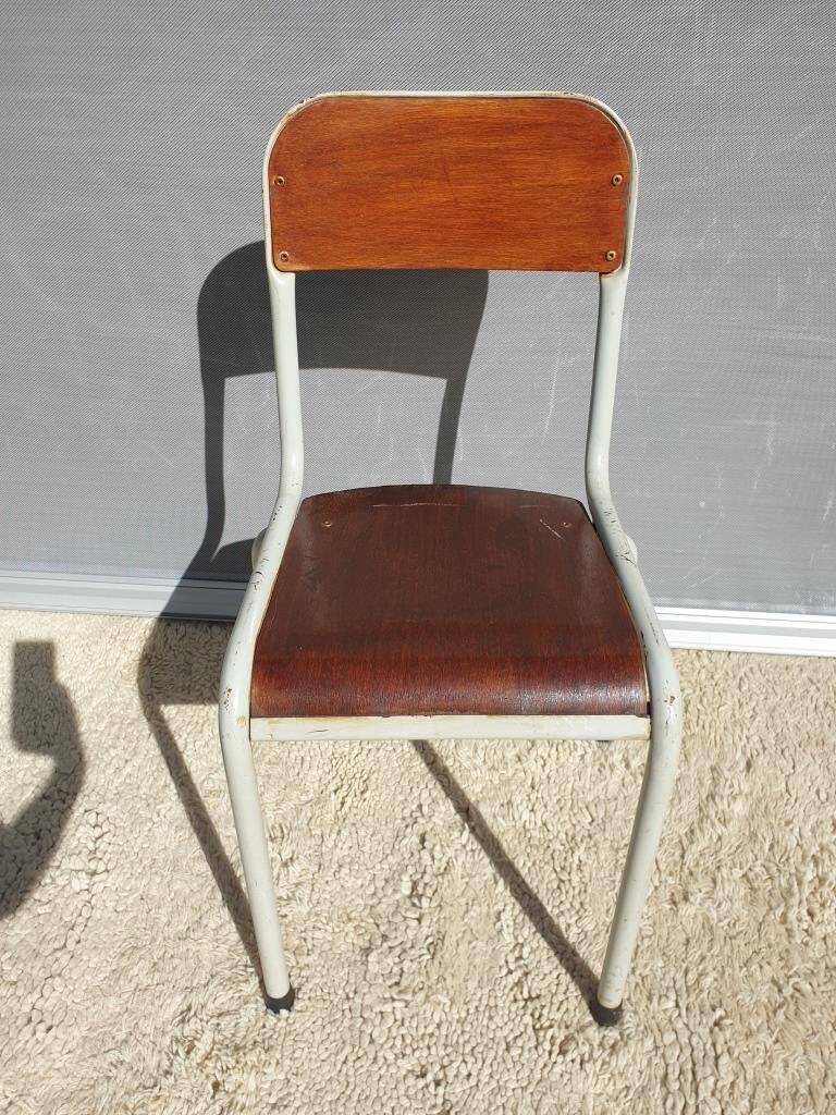 Chaise métal Mullca dossier arrondi