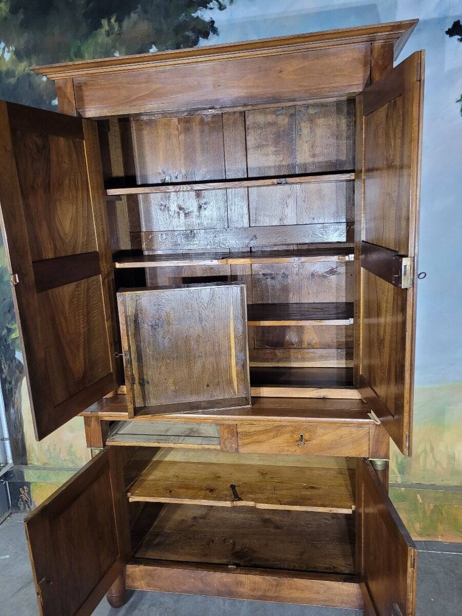 Buffet deux corps Empire en noyer
