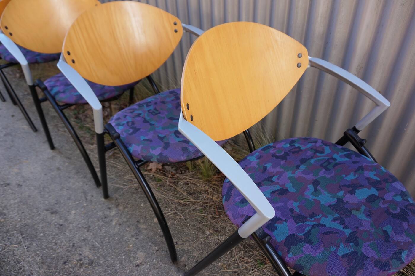 Set of 6 Vepa Alpine stackable armchairs/ conference chairs, Memphis Style