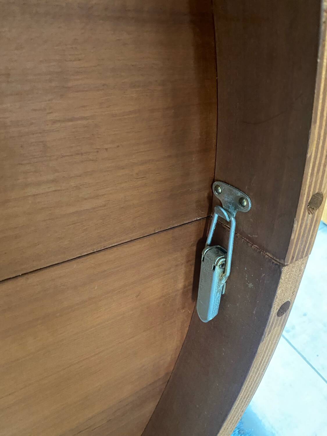 Vintage French house extendable round table (very large when unfolded)