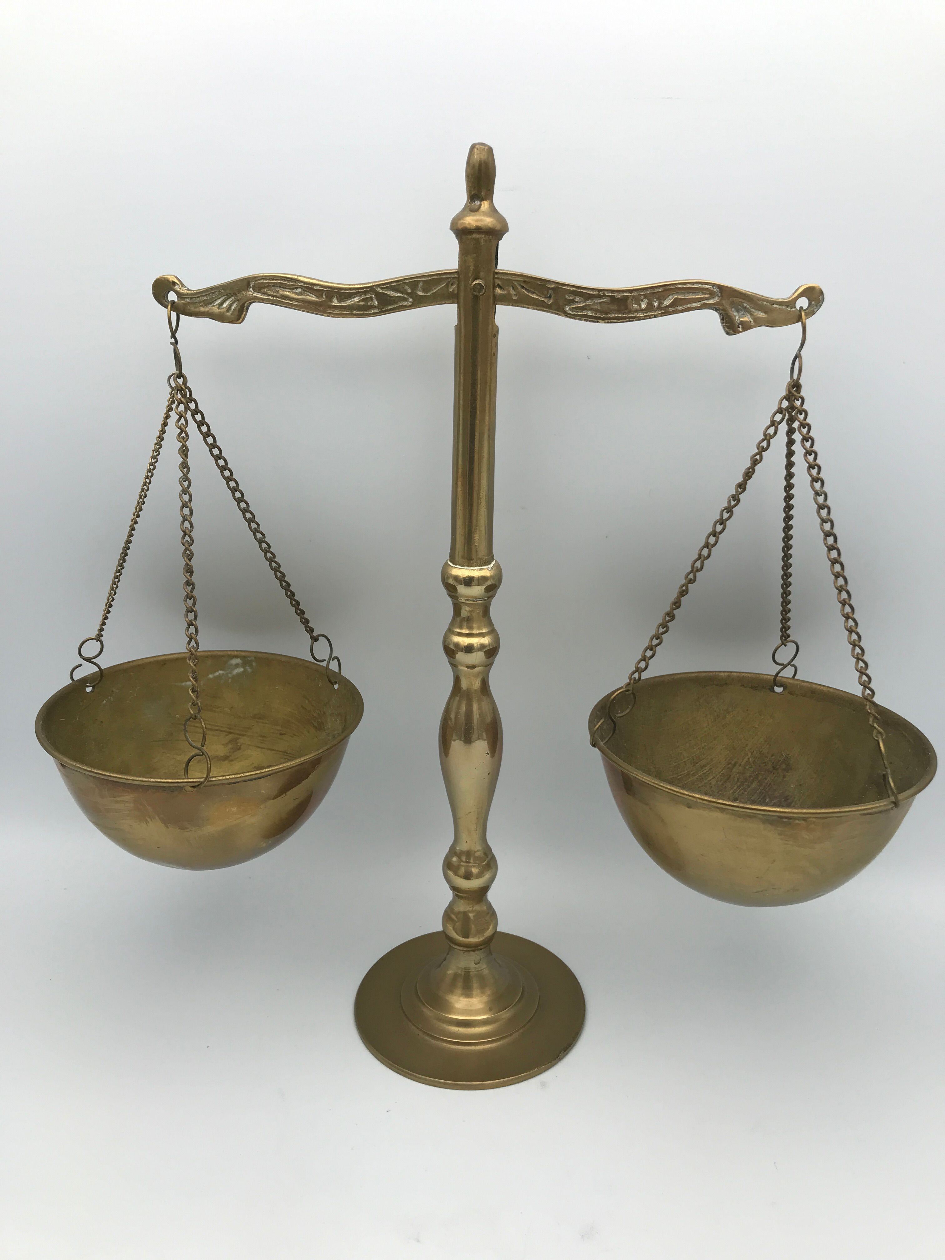 Decorative brass equal arms scale -25.5 cm