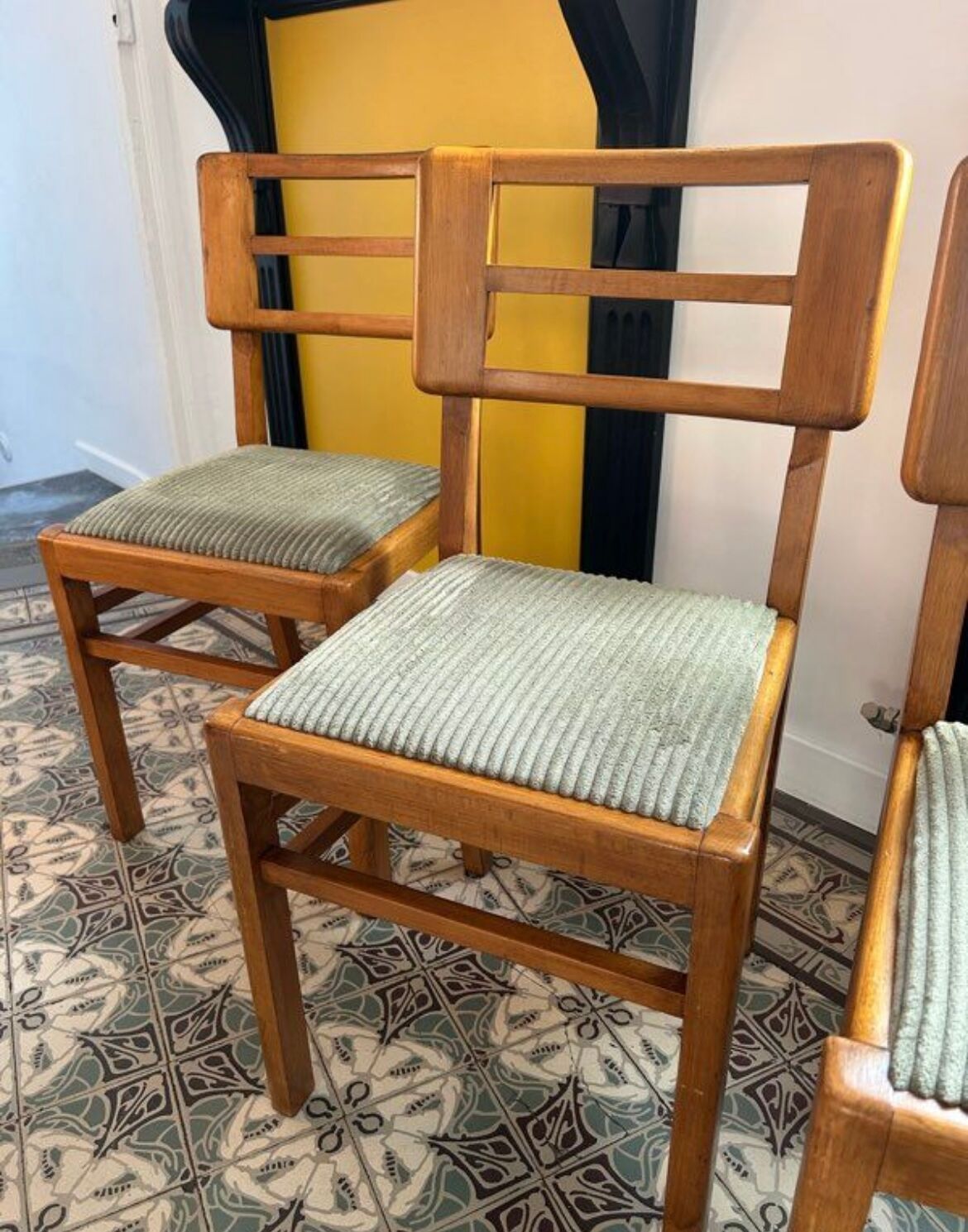 5 vintage Pierre Cruège chairs