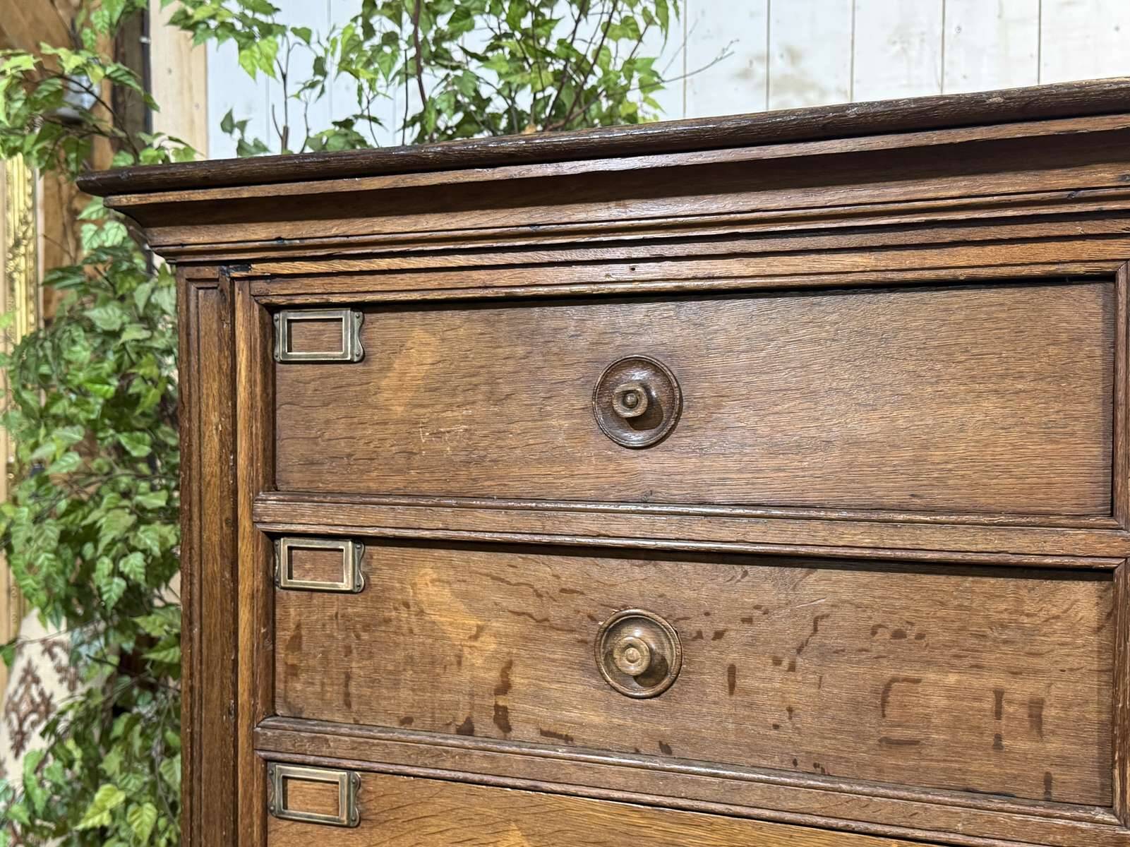 Notary's cabinet with 18 drawers in oak and fir from the early 20th century.