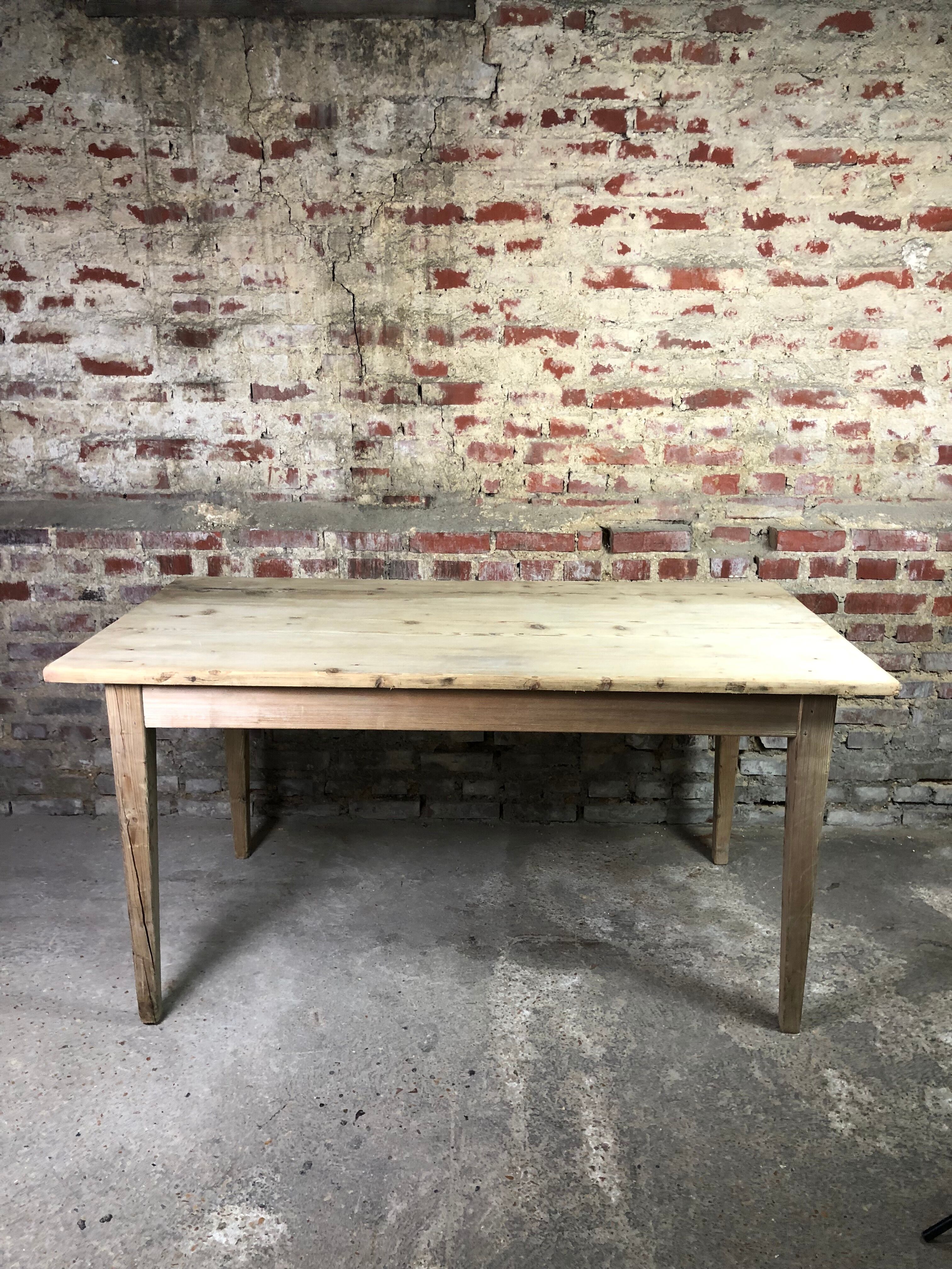 Farm table in raw pichepin 1900s