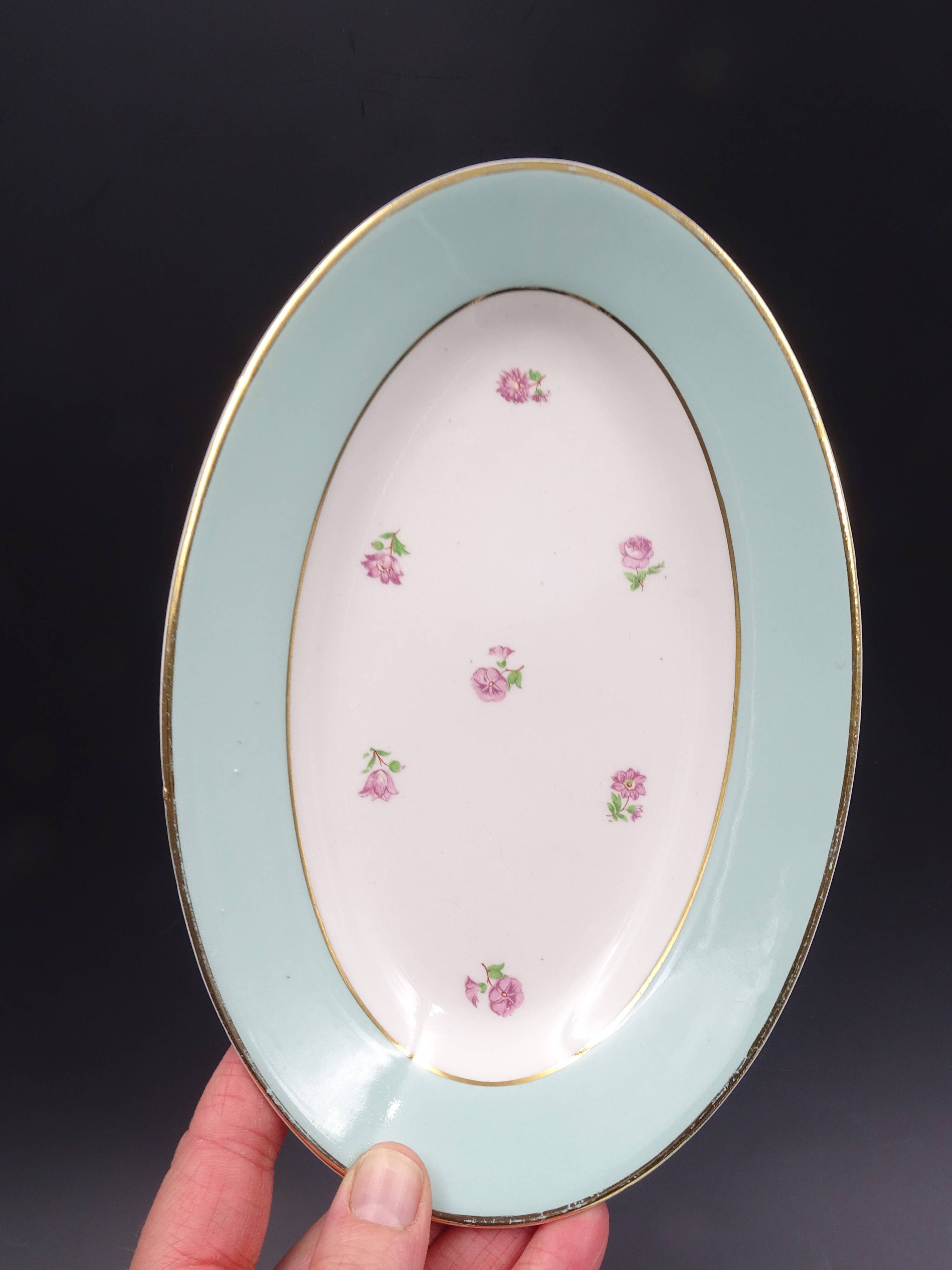 Pair of small cups or opaque porcelain ravines Model Duchess, St Amand Hamage