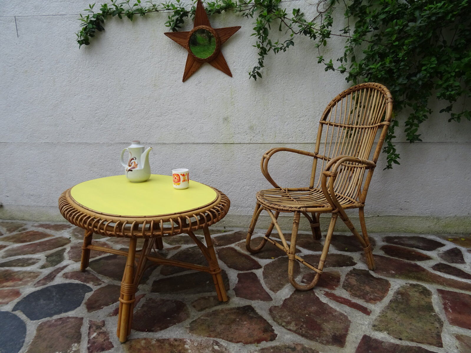 Sun rattan coffee table