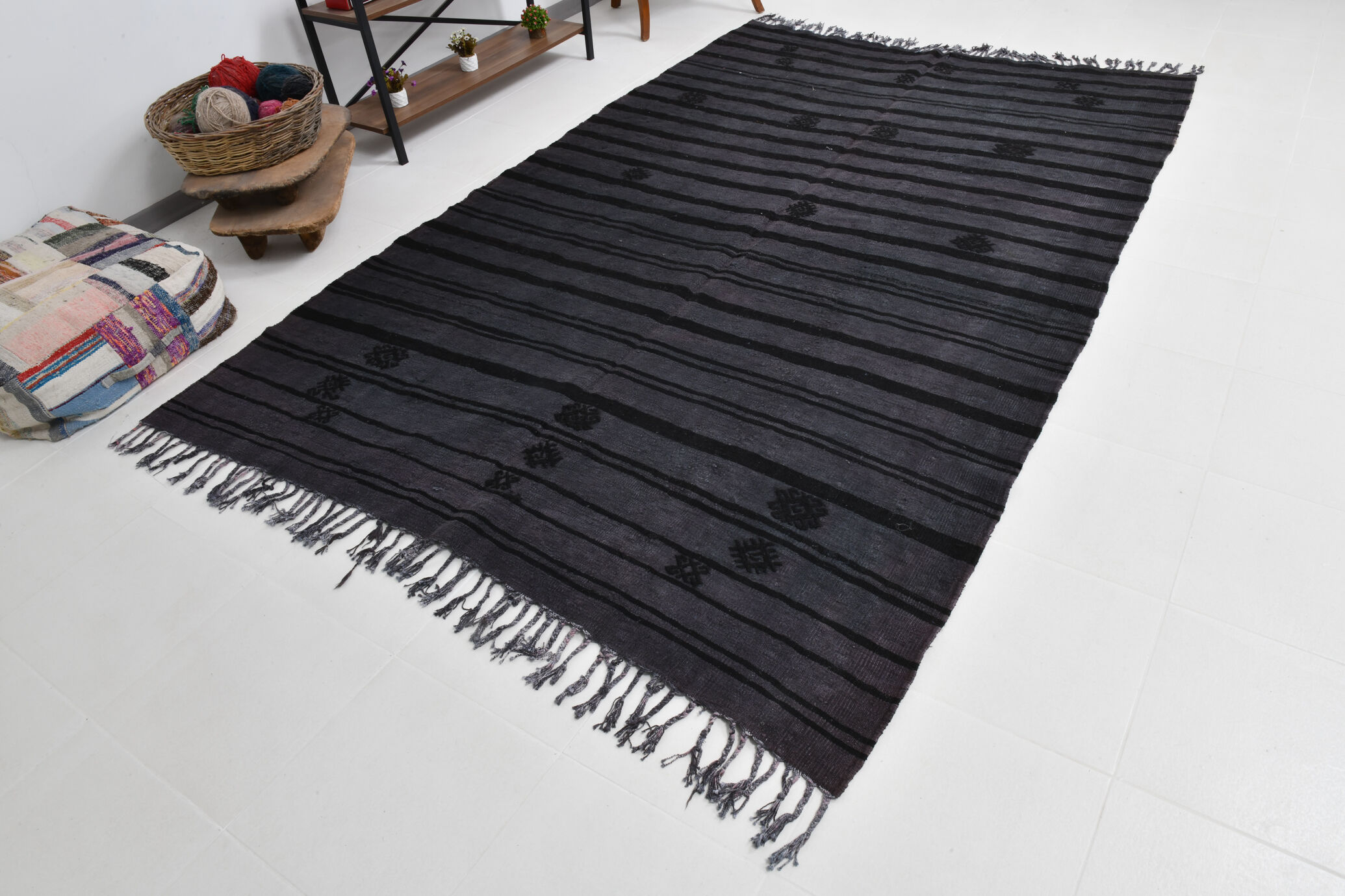 Gray & black oversize hemp rug 316x204cm