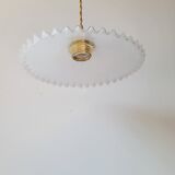 Serrated opaline suspension