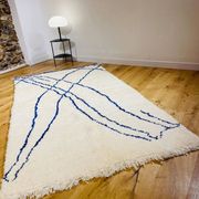 Tapis berbère Beni Ouarain blanc bleu