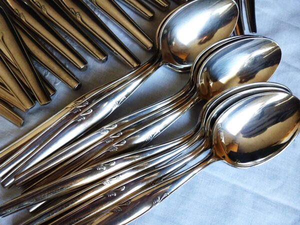 Ménagère de table art déco en métal argenté, Couverts de table métal argent
