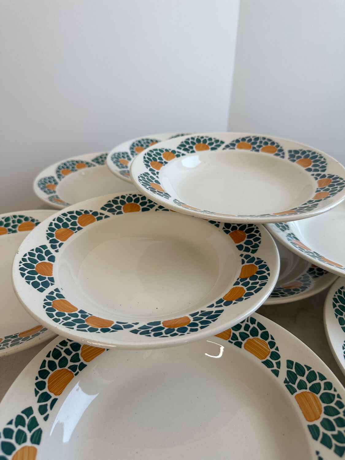 Set of hollow plates Givors France