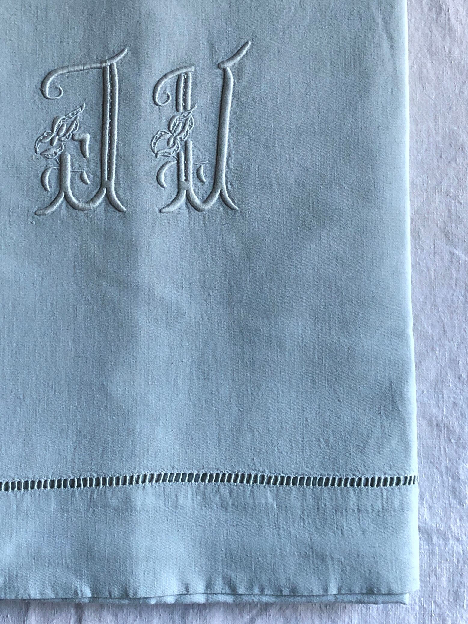 Drap ancien en lin et coton teinté en céladon