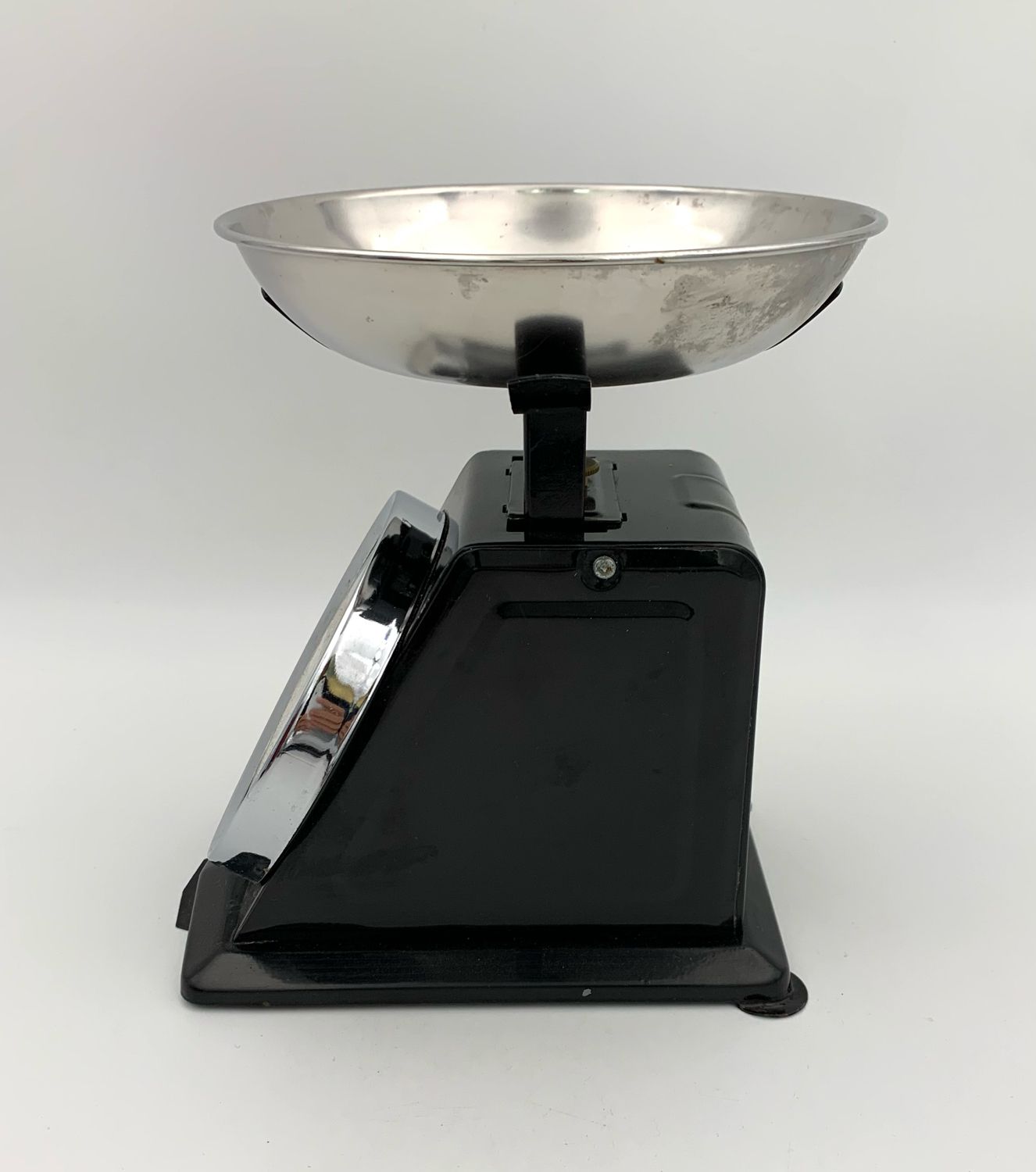 Vintage kitchen scale, black metal and stainless steel
