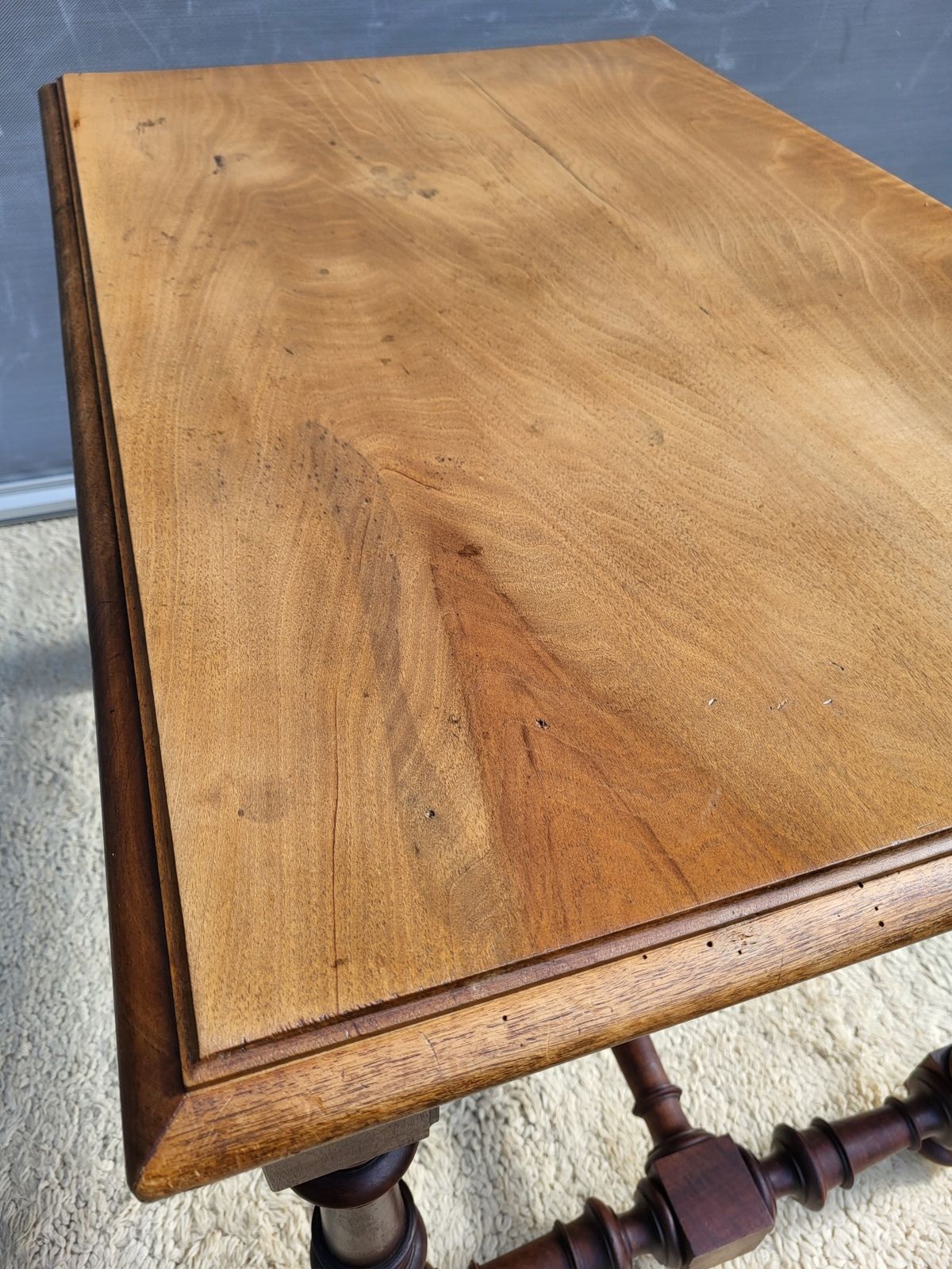 Louis XIII walnut desk • Small centre table in Renaissance style