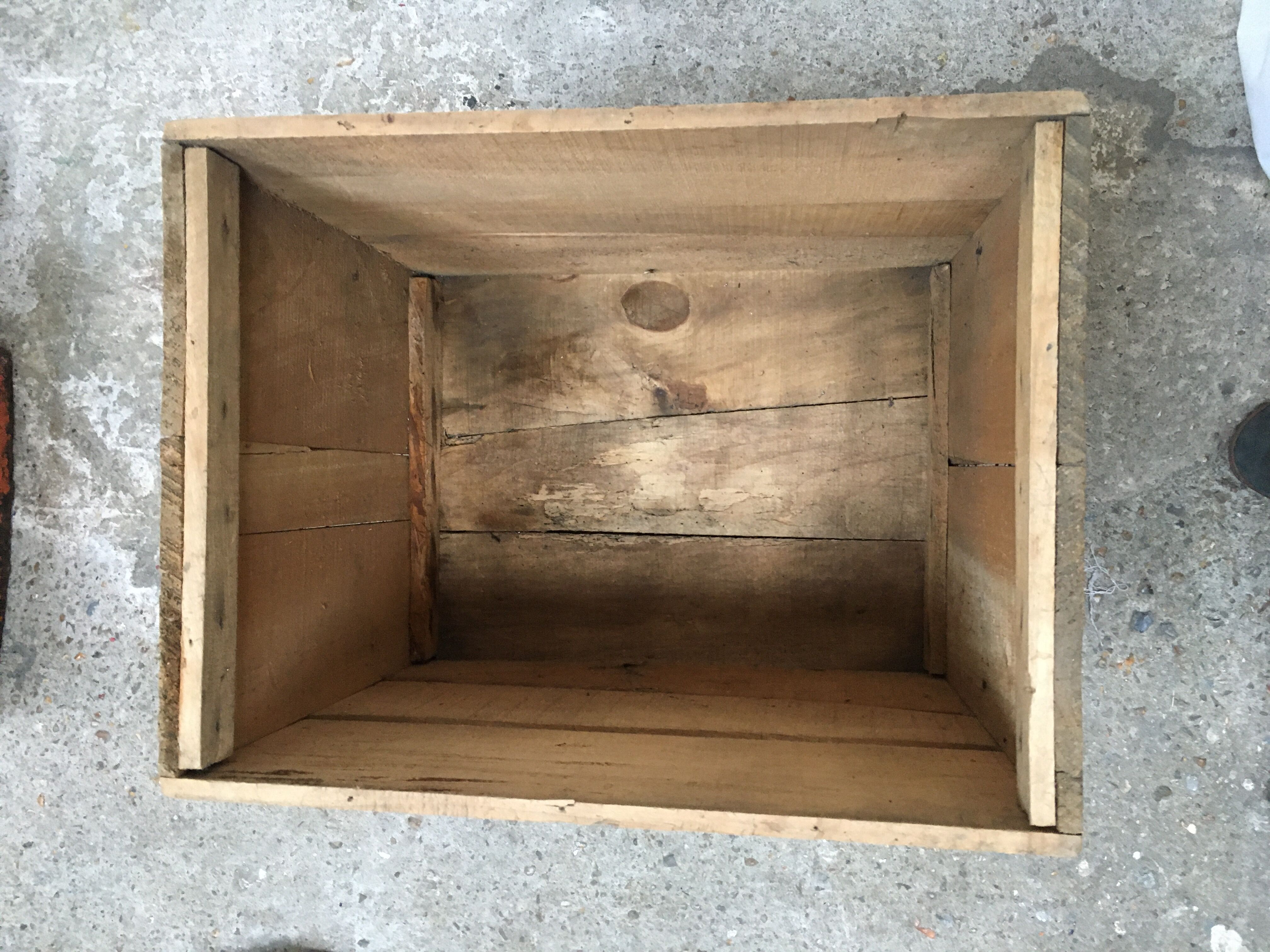 Wooden case for champagne