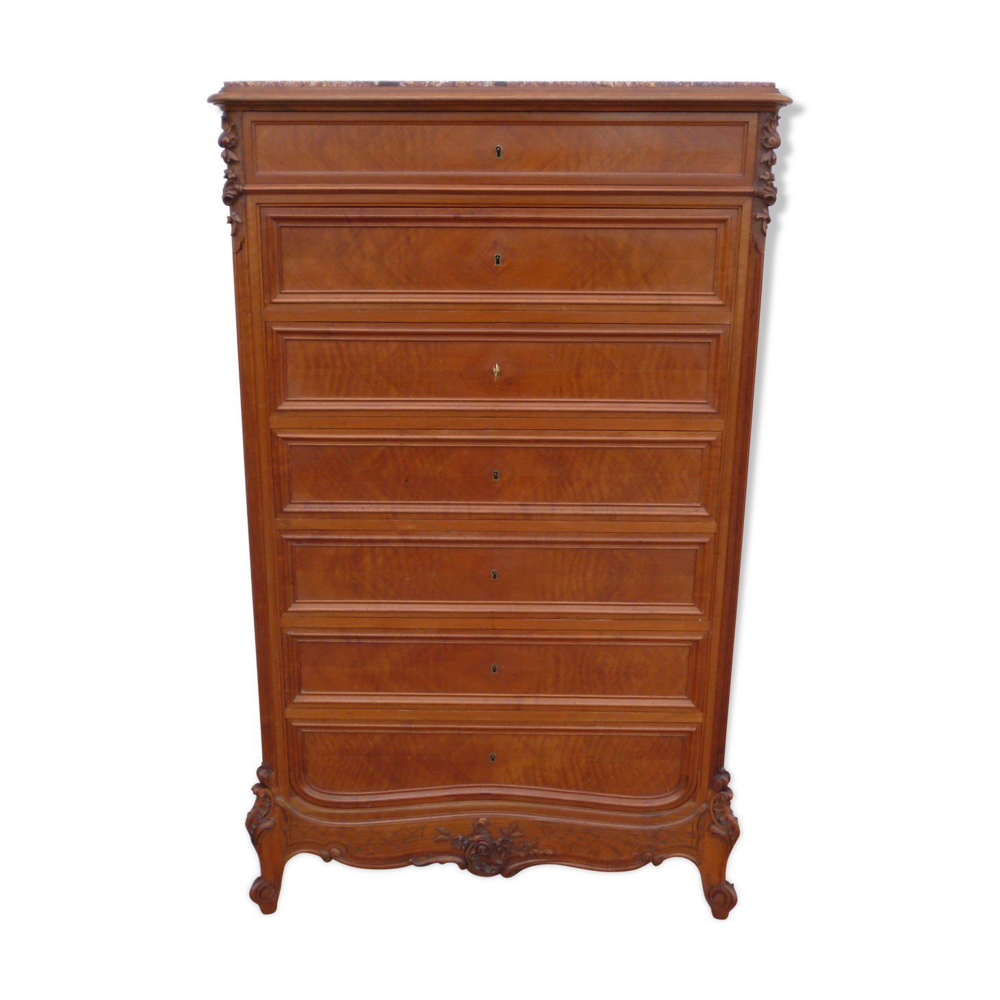 Dresser XlX, style Louis XV