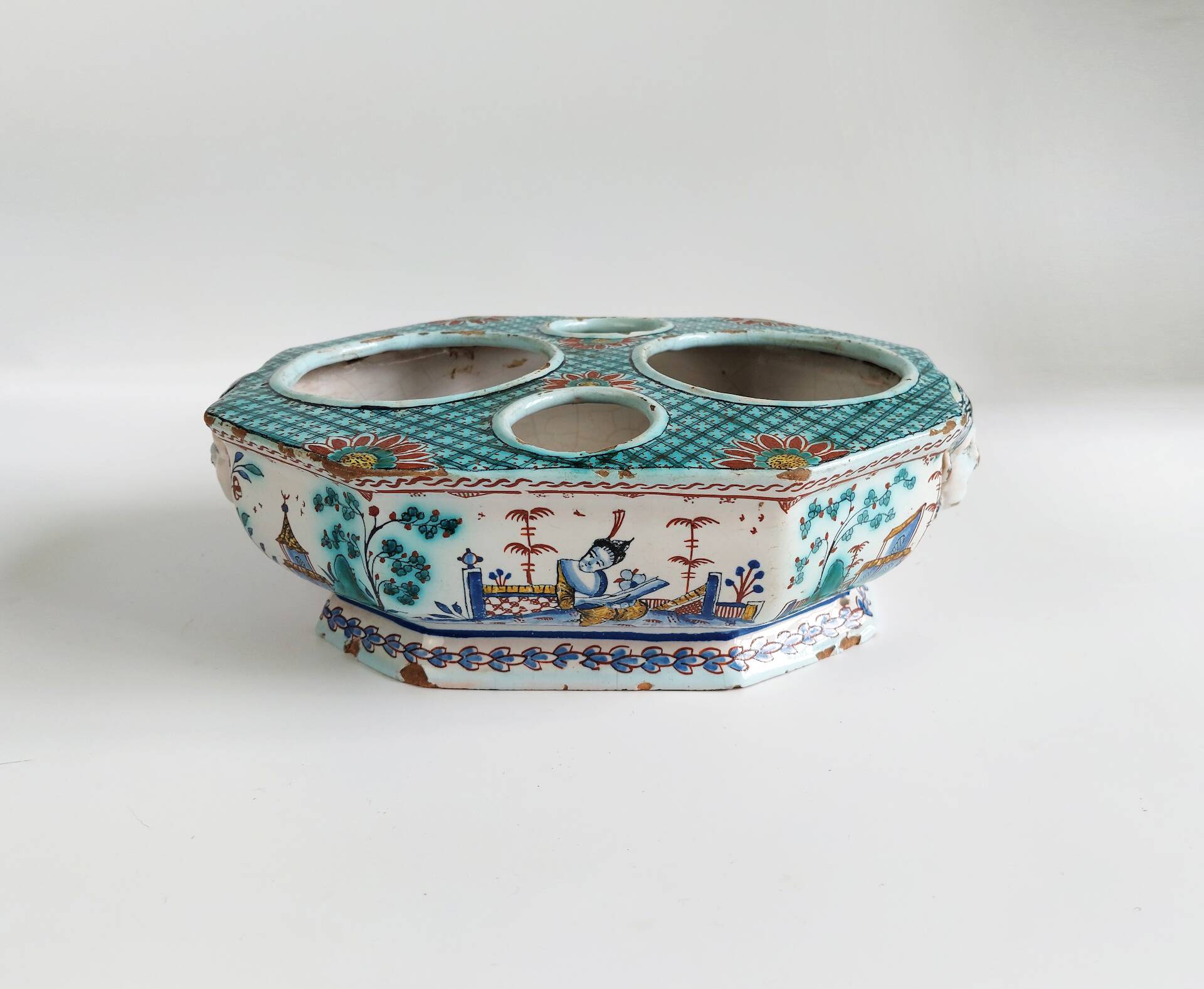 Huilier-vinaigrier en faïence de Rouen à décor au Chinois – XVIIIe siècle