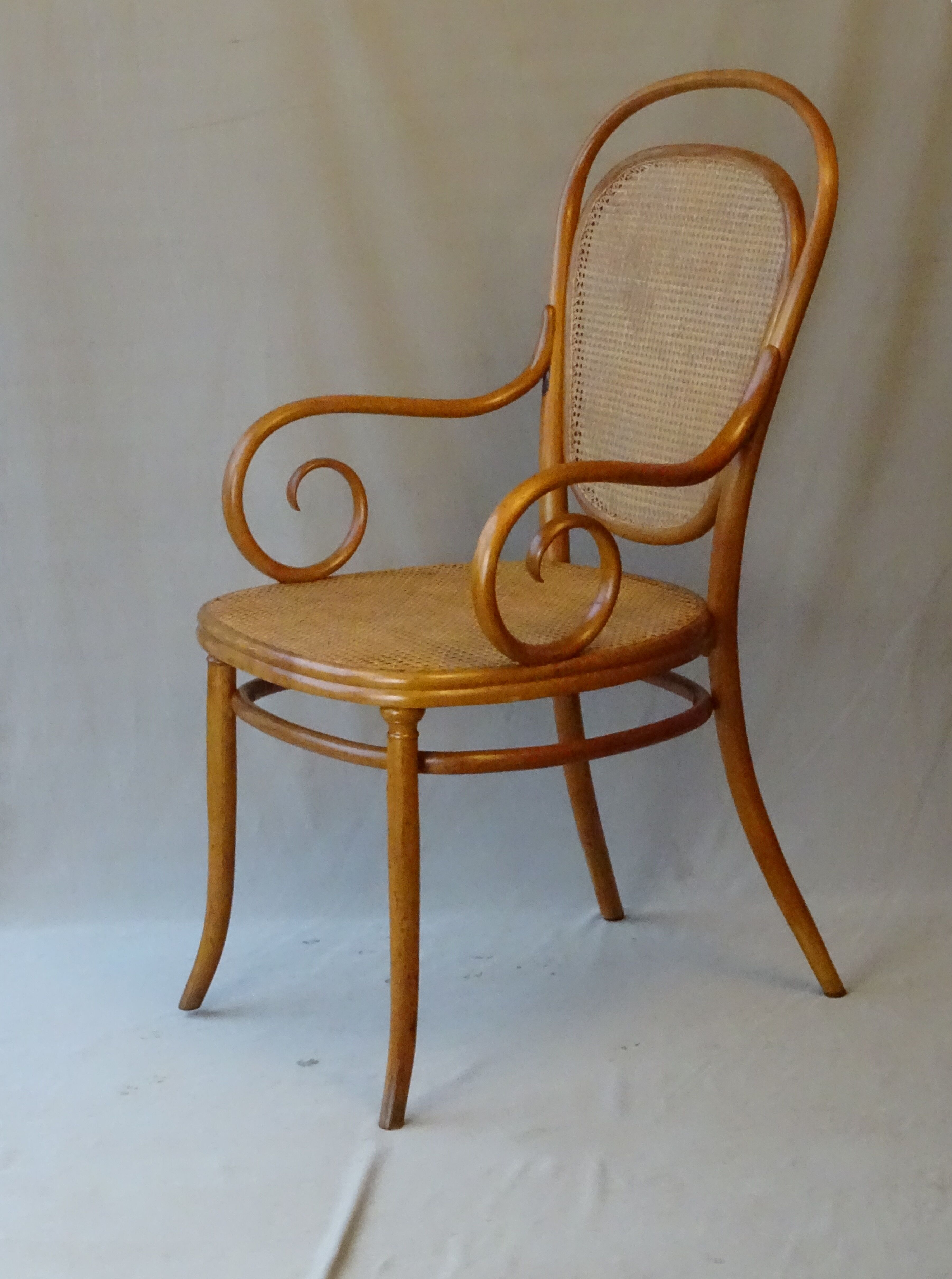 Fauteuil Thonet N°12 1875, cannages d'origine