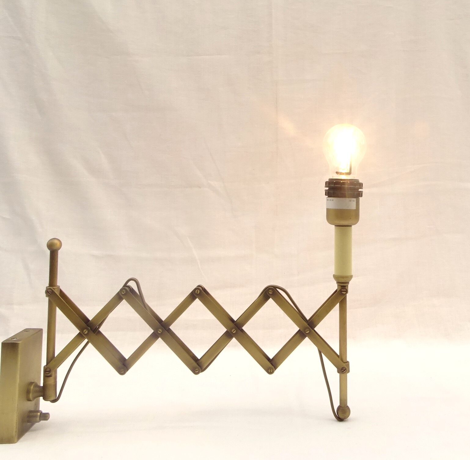 Brass Scissor Wall Lamp