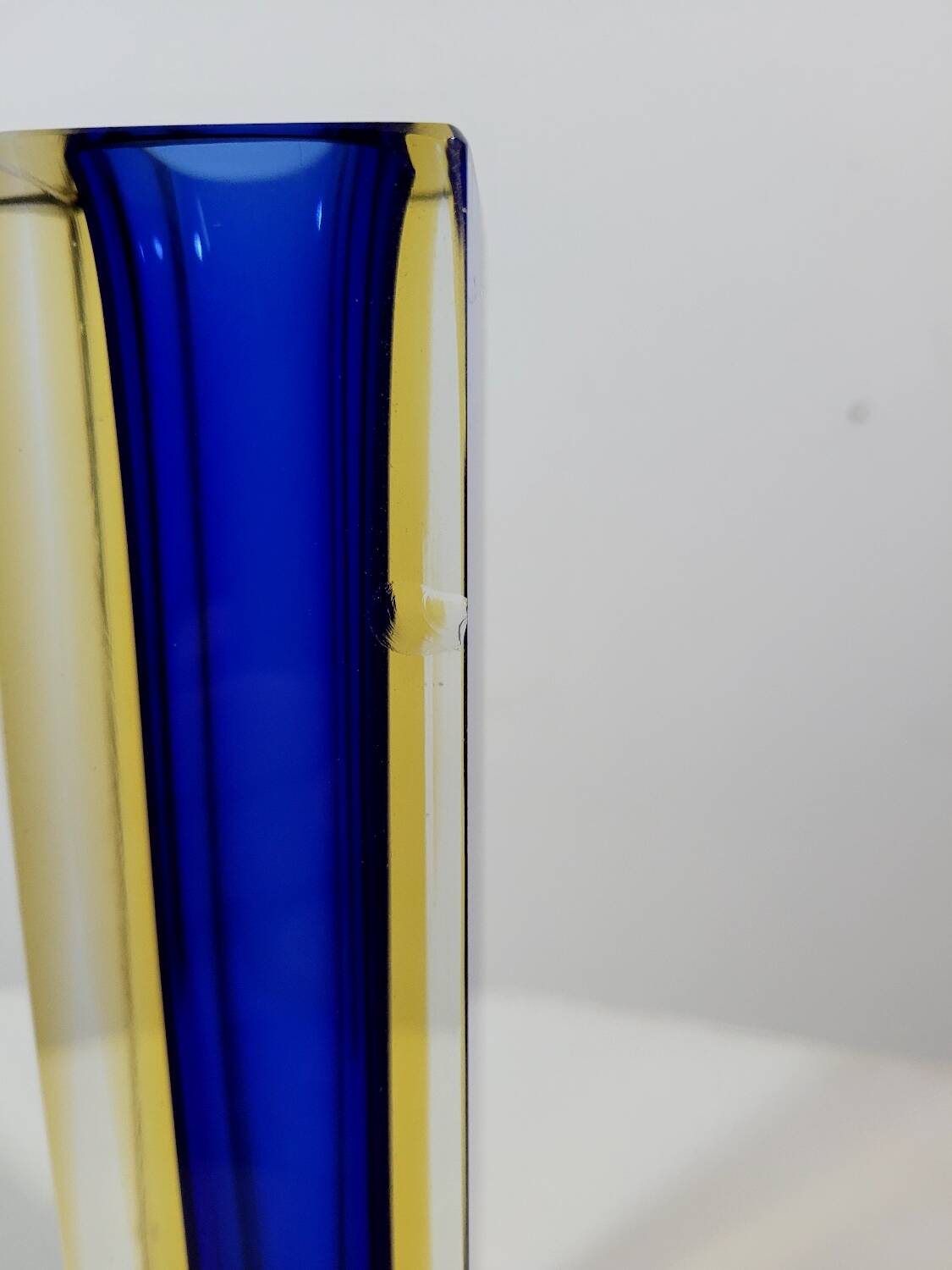 MURANO Flavio Poli Soliflore ou Vase carré vintage en Verre Bleu et Jaune