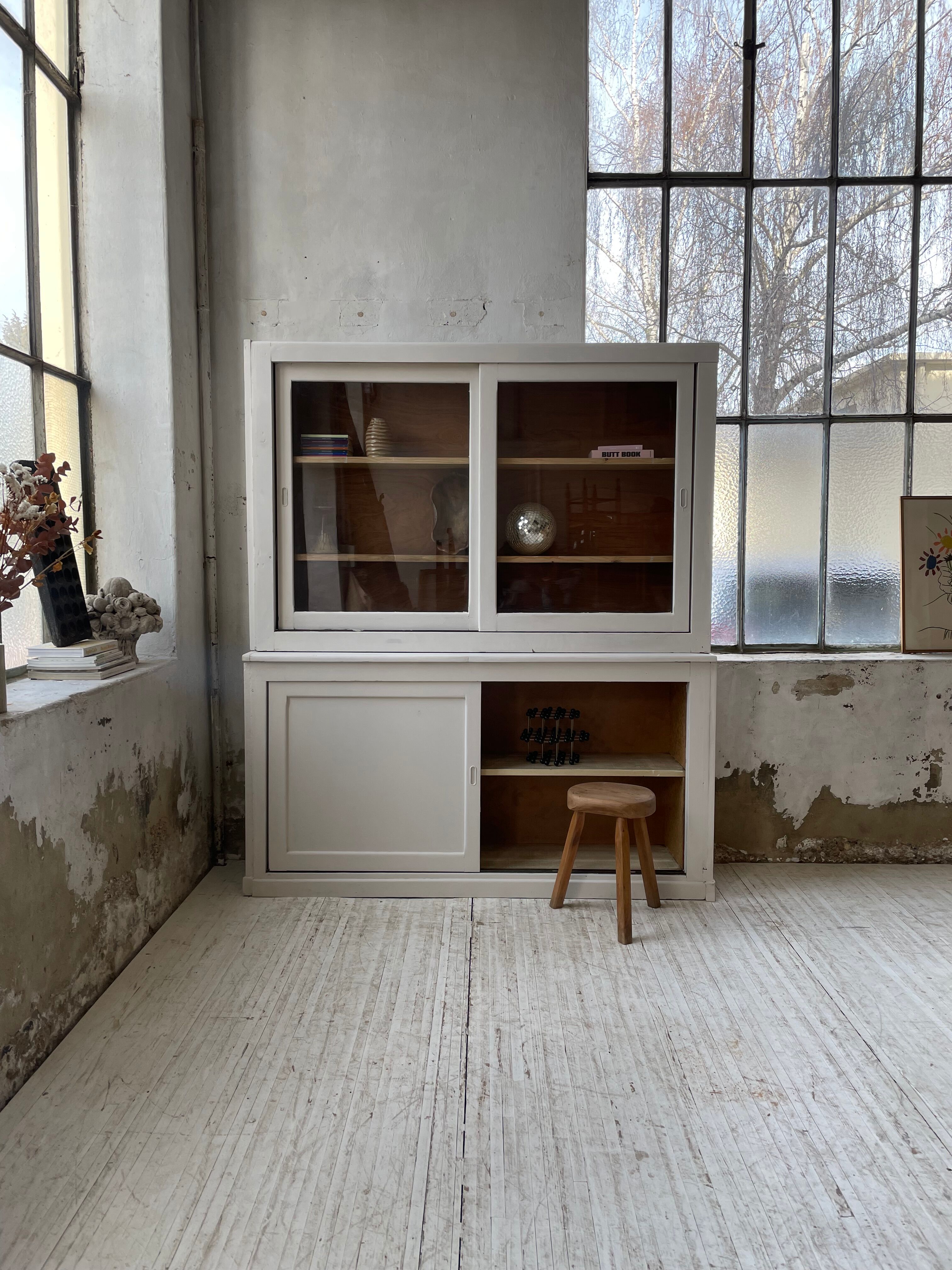 Library showcase ivory white sliding doors