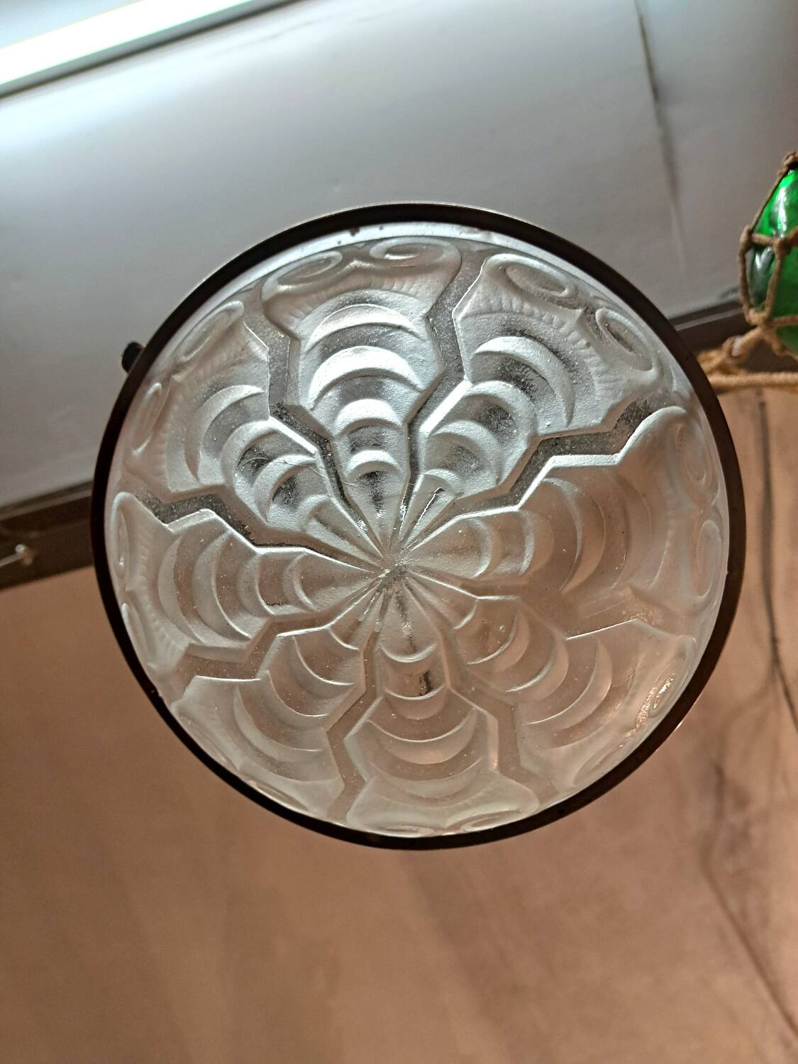 Molded glass basin pendant light