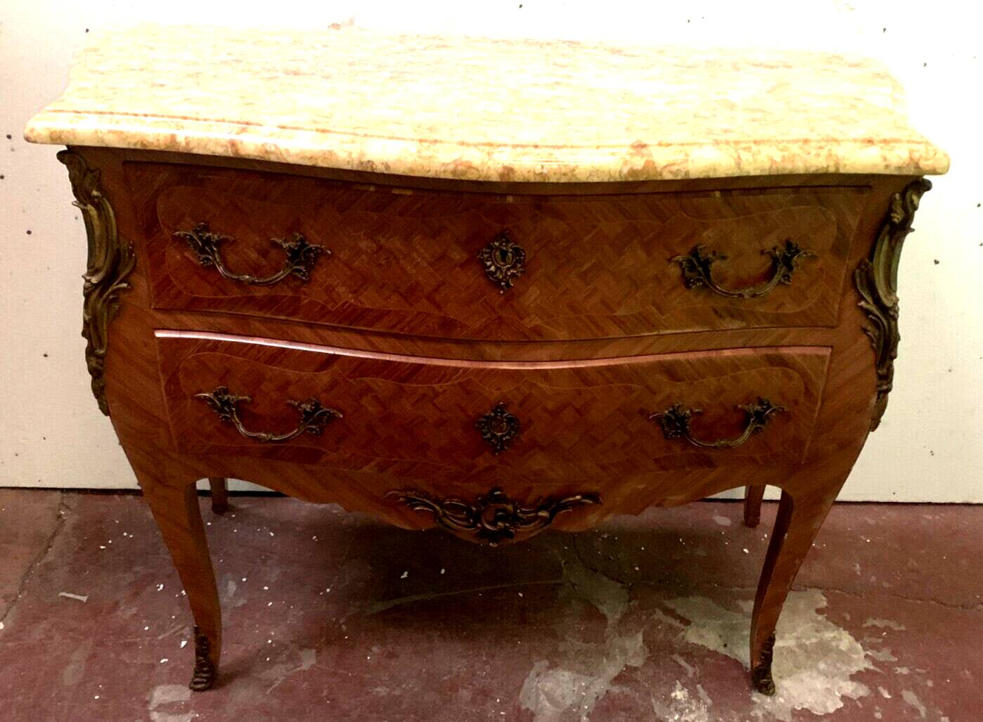 Curved Louis XV style chest of drawers 20th century marble top