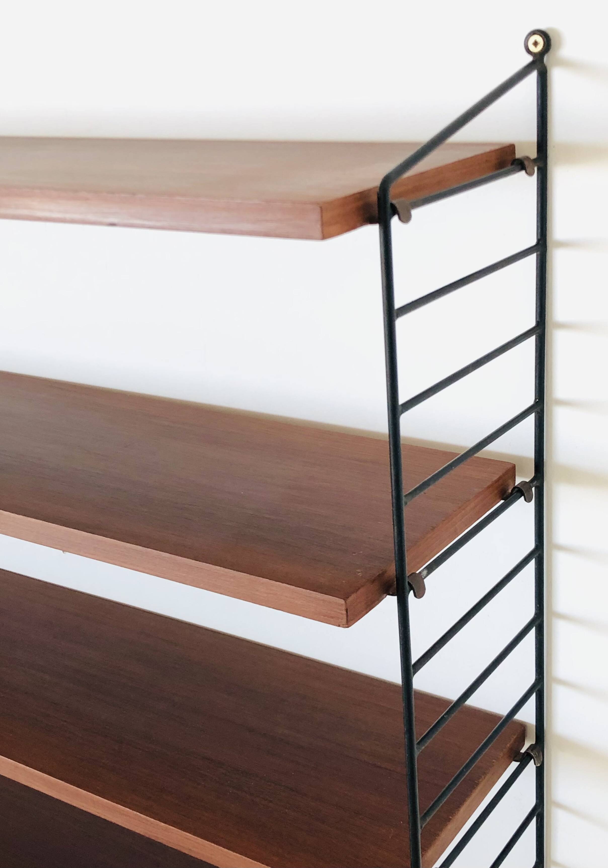 Etagère murale String en bois et métal, années 60