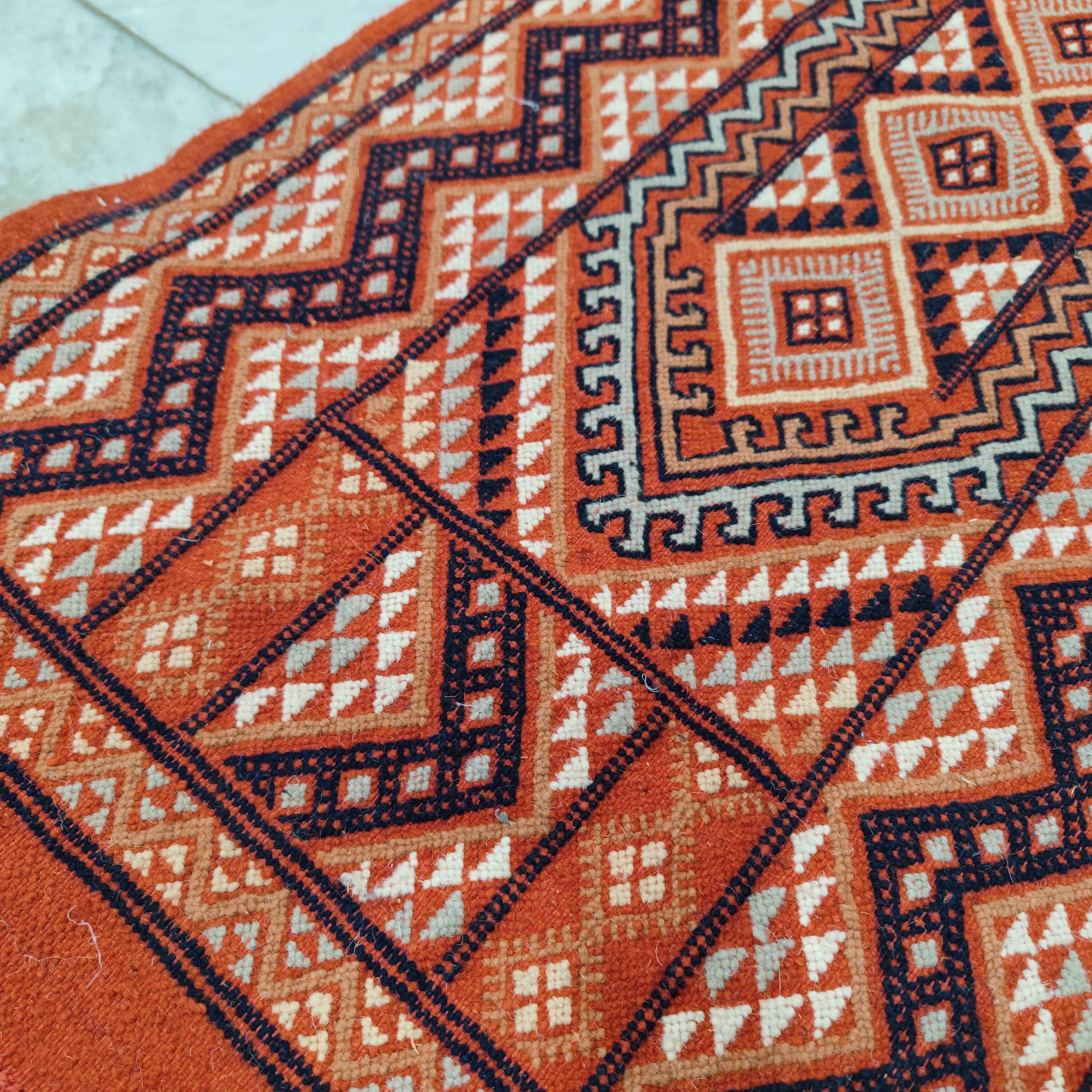 Hand-woven margoum rug in natural wool
