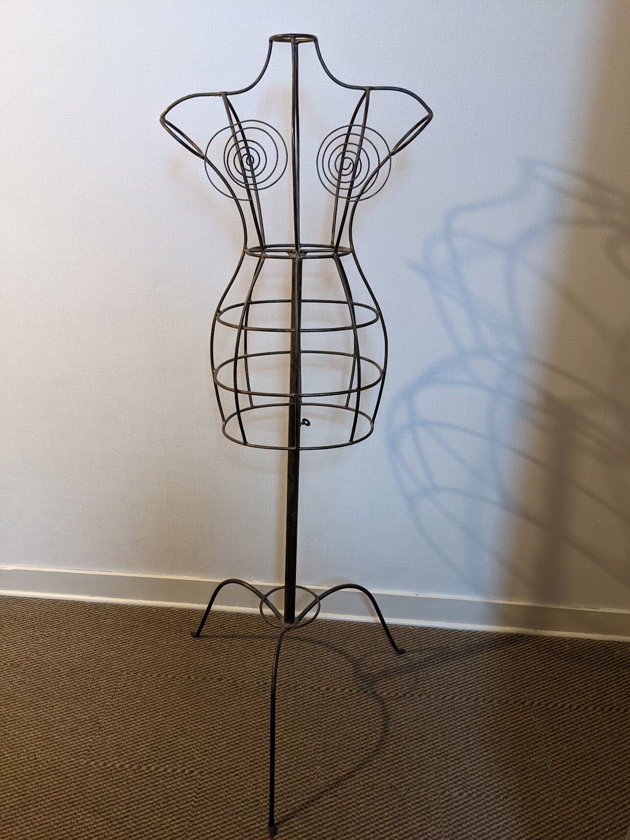 Adjustable metal mannaquin