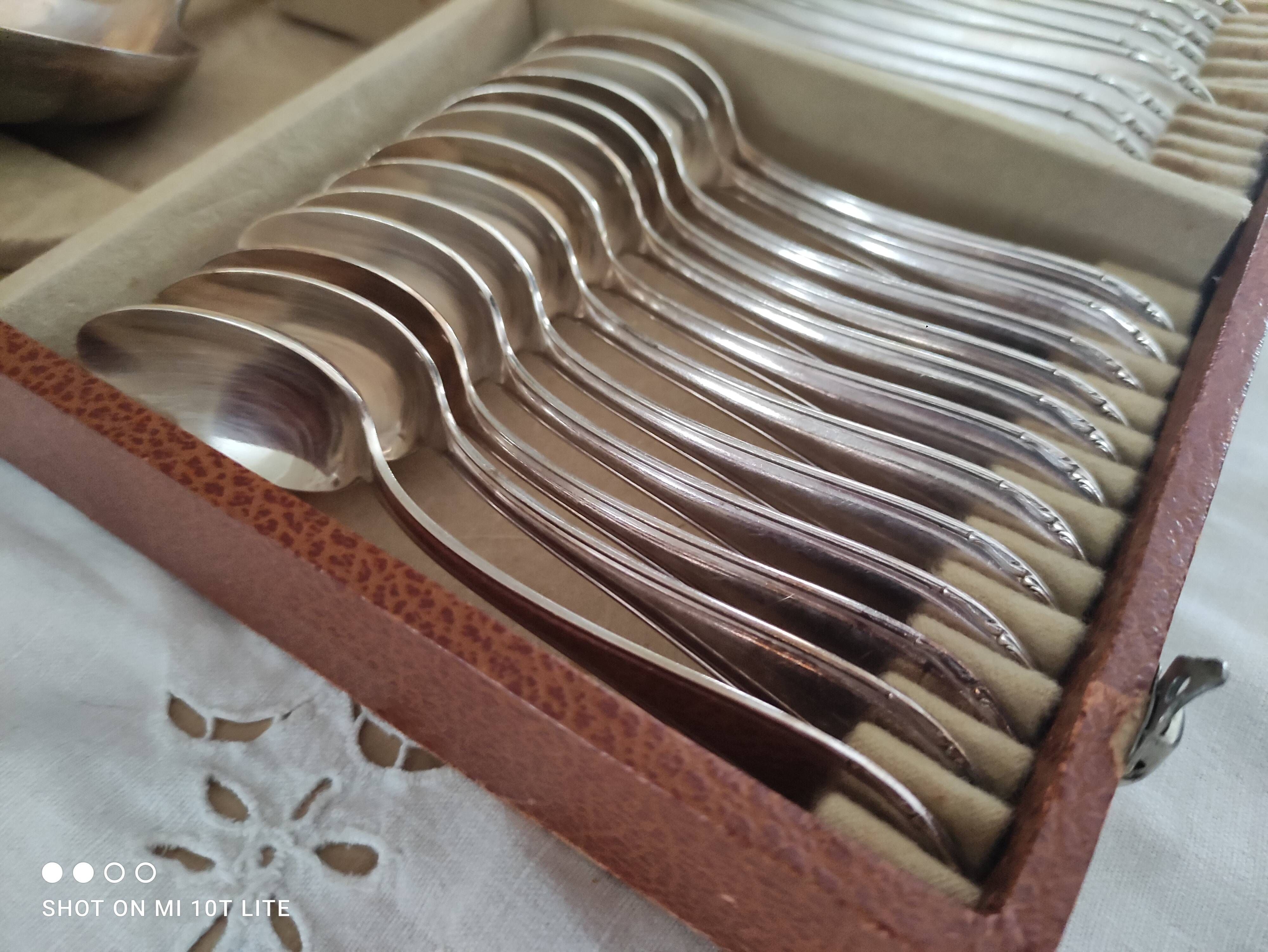 37-piece cutlery set in silver-plated metal in its original box