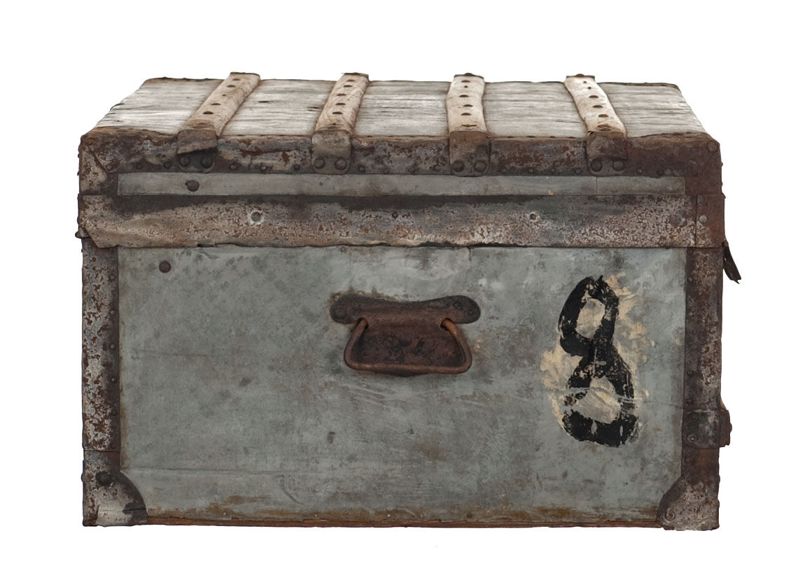 Old military trunk ww1 14-18