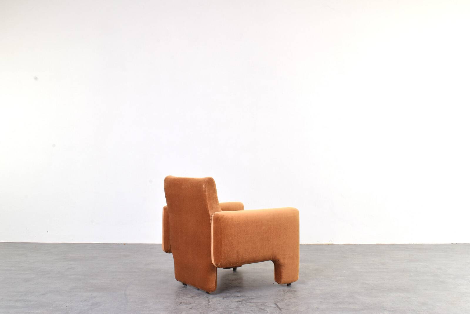 Vintage Italian Lounge Chair in Copper Velvet, 1970s.