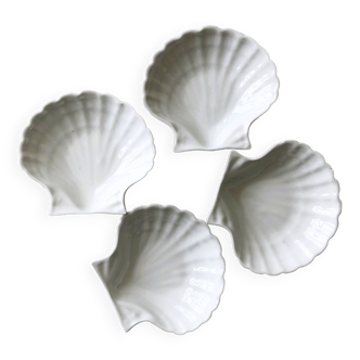 Set of 4 elegant white porcelain scallops from the brand FRUGIER Limoges. BE