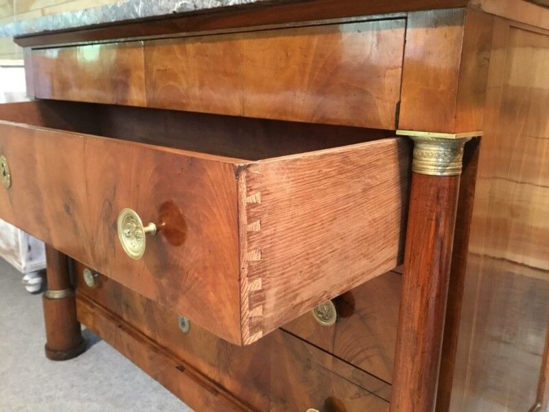 Empire dresser