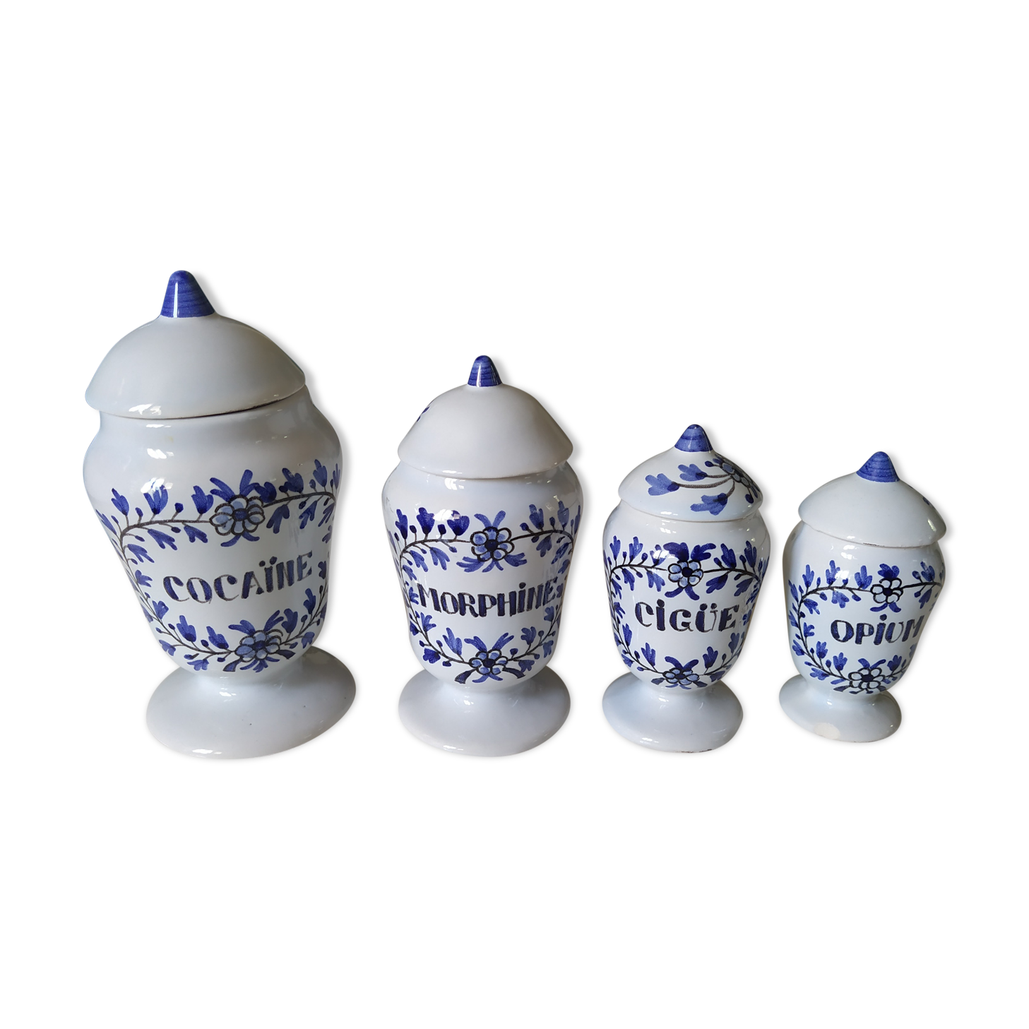 Batch of Delft aphoticaria pots