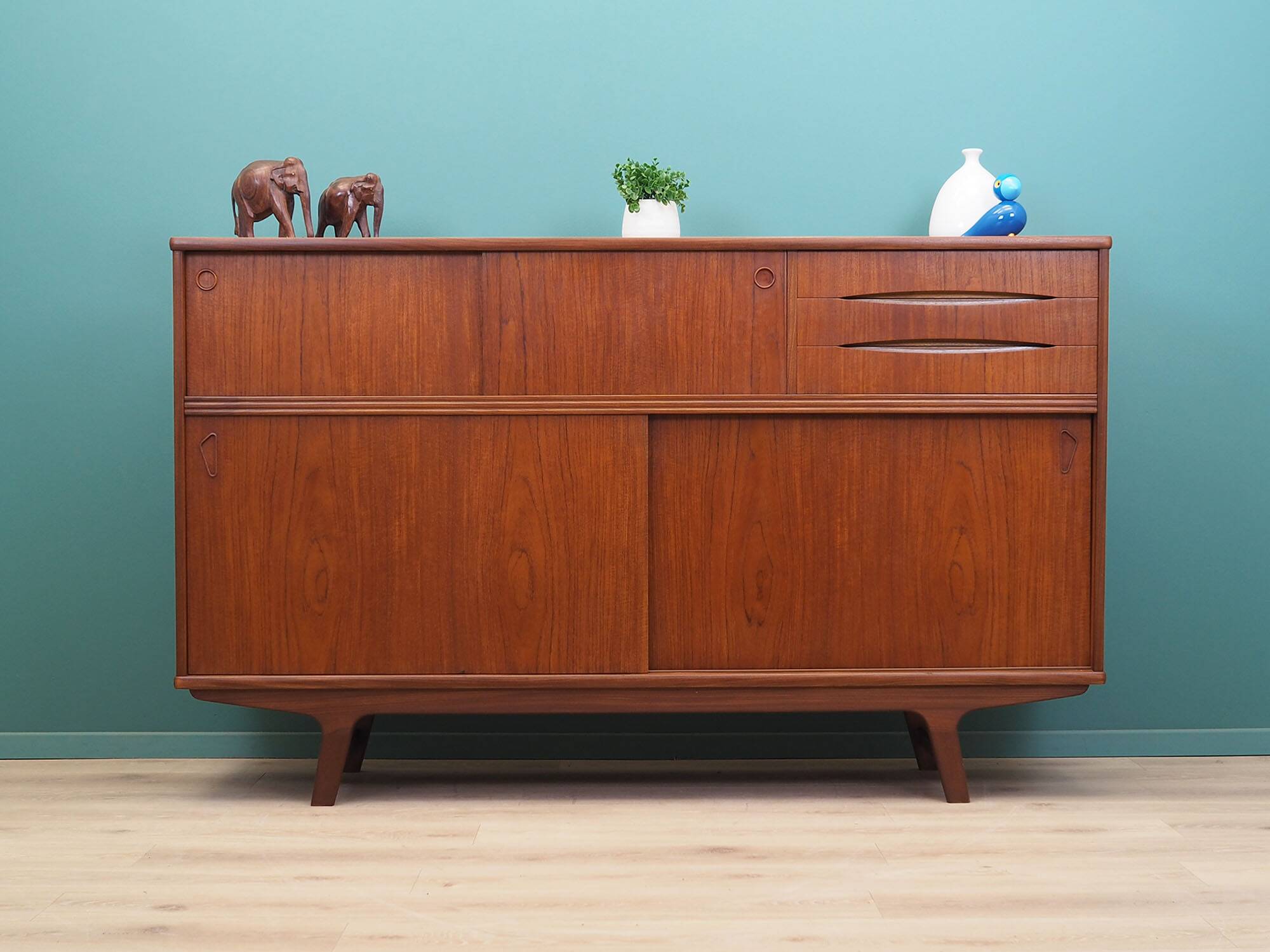 Buffet haut en teck, design danois, années 1960