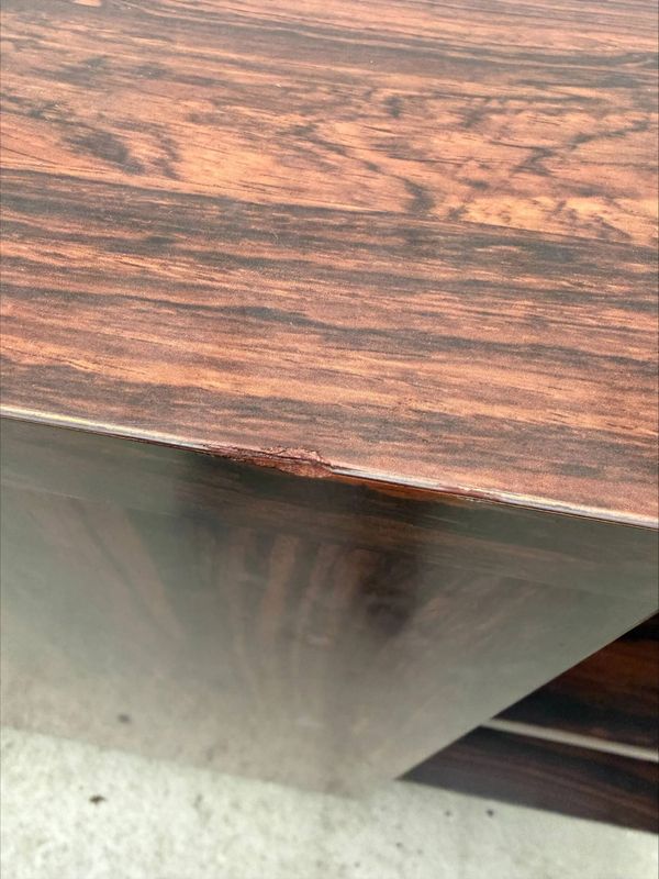 Buffet en formica imitant le palissandre et pied chromé, 1970