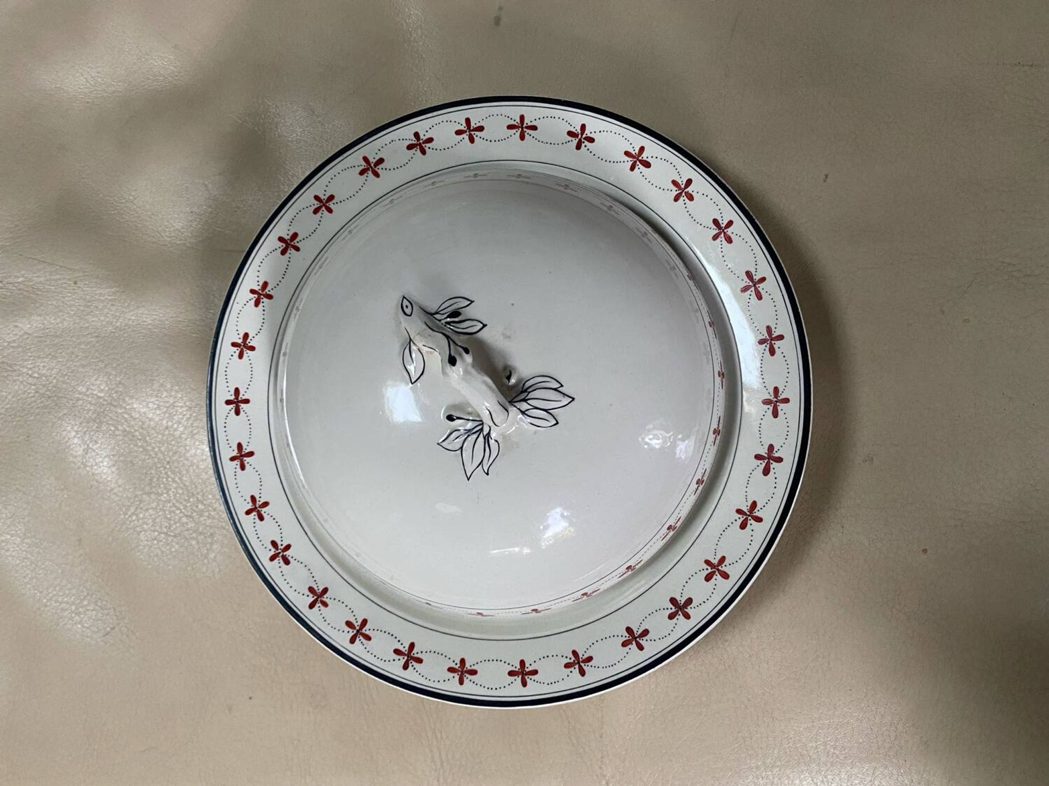 Plat cloche Wedgwood ancien