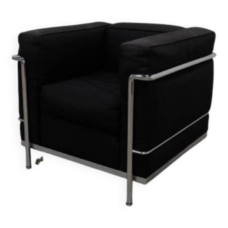 LC2 armchair in black fabric – Design Le Corbusier, Pierre Jeanneret & Charlotte Perriand, 60s