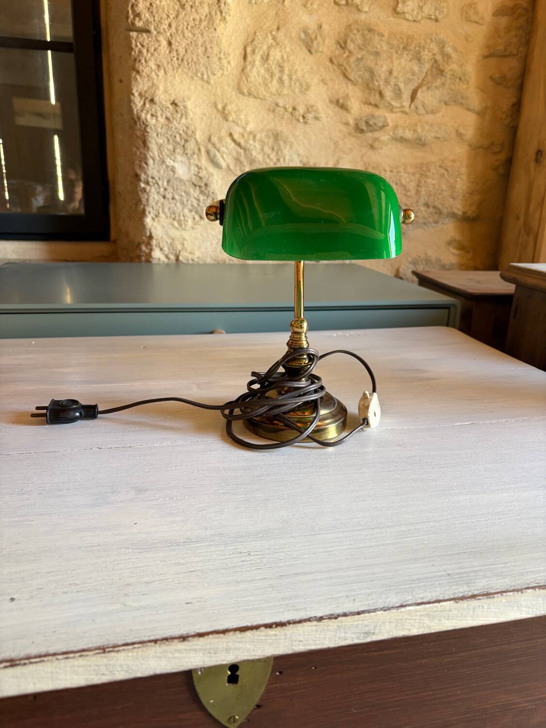 Table lamp