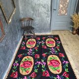 Hand-woven wool carpet black background with large roses 214x158cm