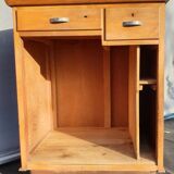 1950's store checkout counter with Bakelite mint