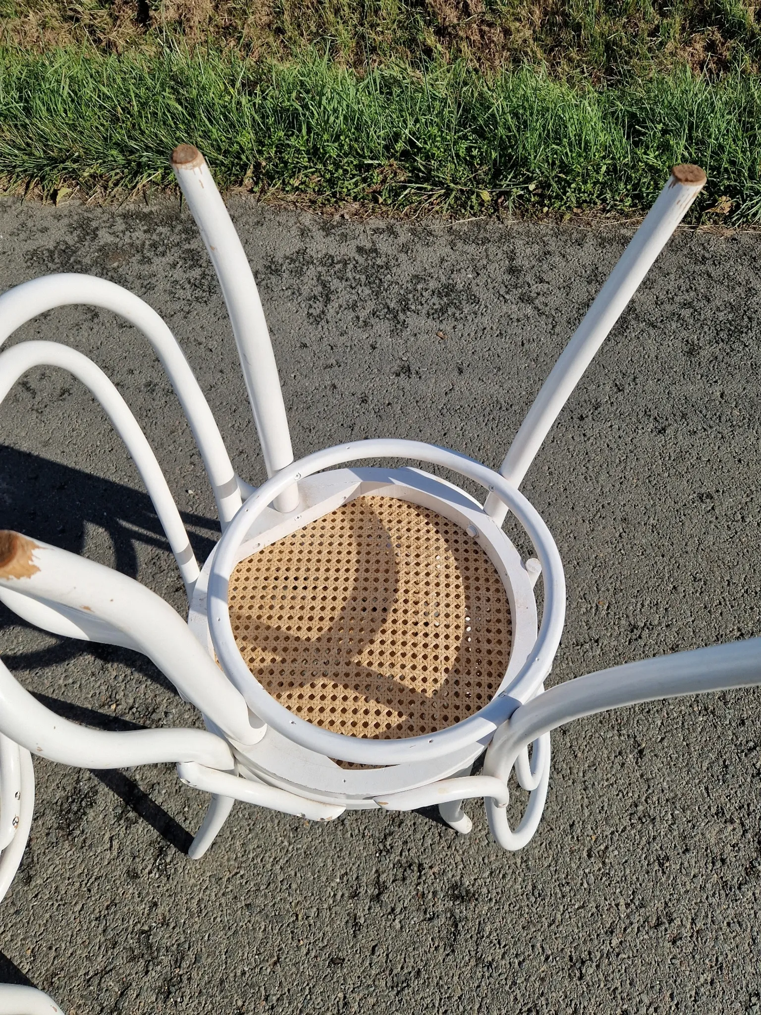 Lot de 4 chaises en bois tournés et cannage 