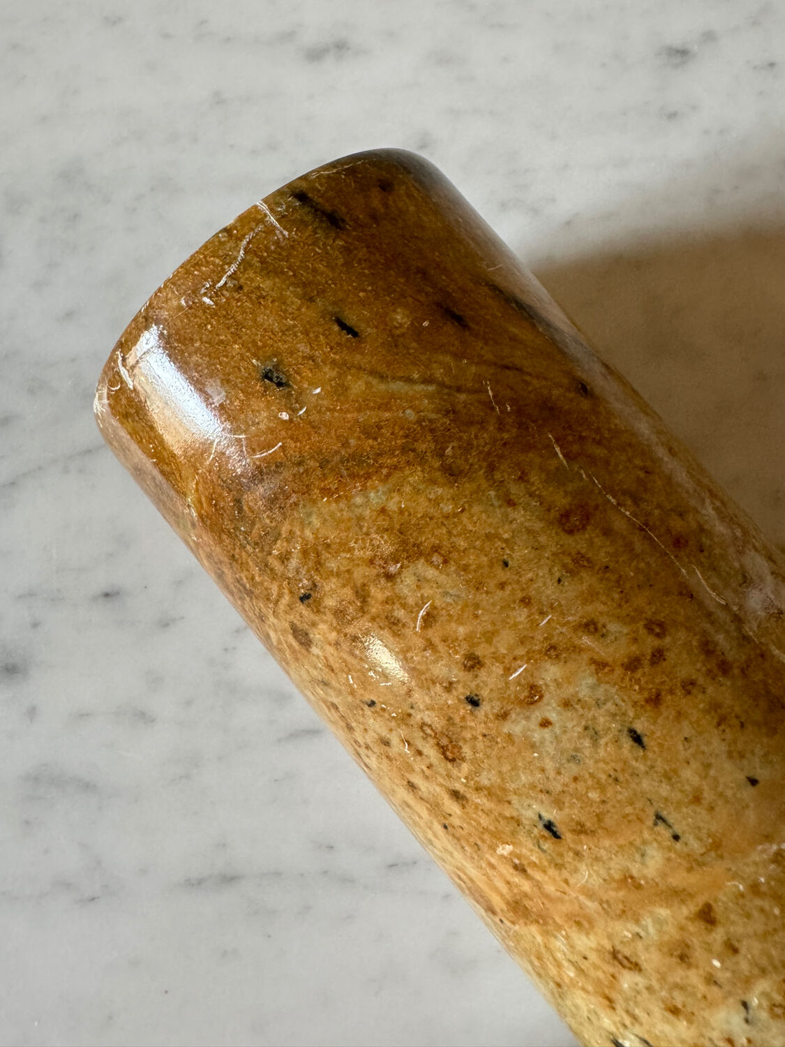 Round marble tube vase